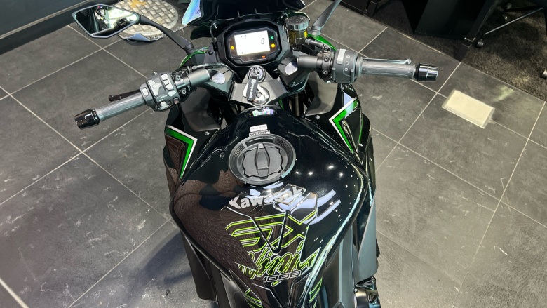 Kawasaki Ninja ZX1002KNSAN (22MY)